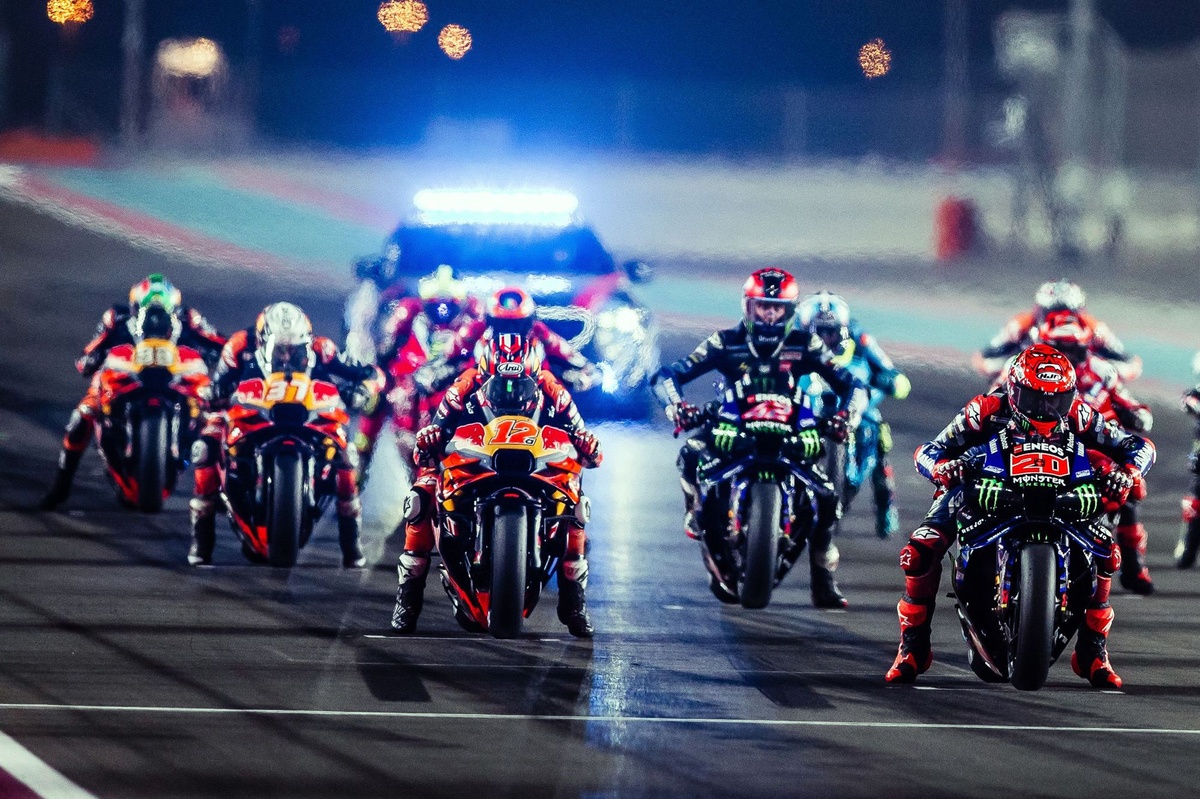 MotoGP Starting Grid with Safety Car
